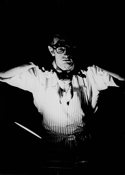 PerformanceKünstler - `Über die Qualität von Kunstwerken - ein kulinarischer Essay zum Aufessen´